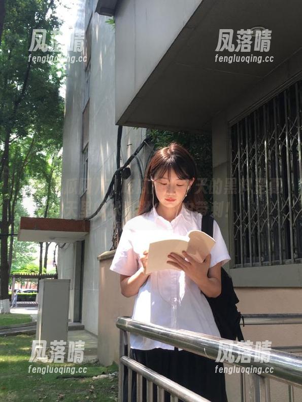 51吃瓜网 51吃瓜网:今天的黑料是夏天里的冰淇淋,甜中带刺!