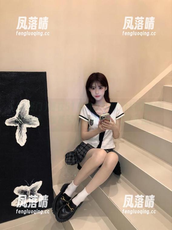 51热门 请在51热门APP上介绍我爱的那颗瓜,我甚至开始怀疑它的真实性!