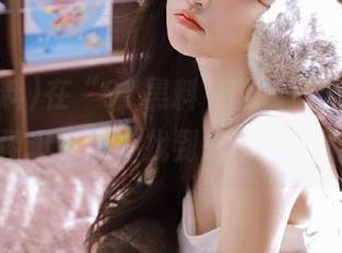 在“91黑料”翻找资源，仿佛在夜市闲逛，意外找到一串火辣的烤串！