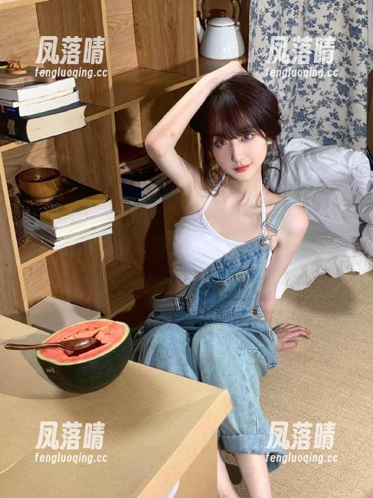 998.su 今天的“998.su”视频太奇葩了,让我想起了那个上次差点被瓜皮砸到的故事……