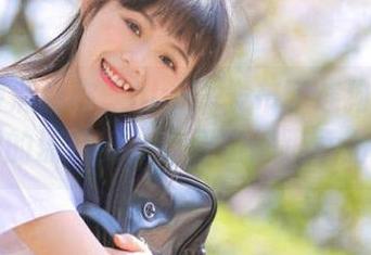 消息称“hlw”发布了连狗都想点赞的流行舞，转圈圈都跟不上！