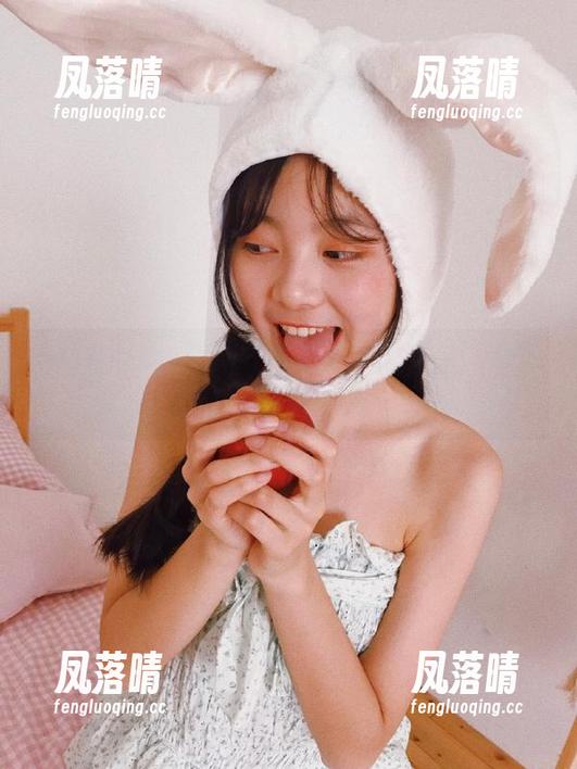 九幺吃瓜 突然好想观看九幺吃瓜,心里有点小期待呢
