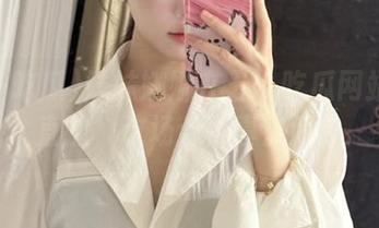妹妹娜娜在五一吃瓜网站LIV直播，这场合可真热闹。