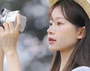 上“吃瓜专区”网页，瞬间感受到高浓度绯闻氛围...真香！