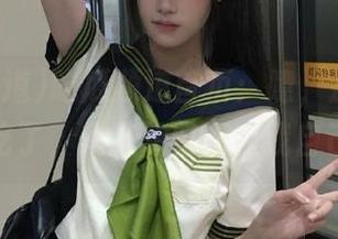 吃瓜频道首页：噫，别把这些瓜全吃了，我还想留点给我自己啊！