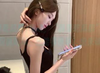 啧啧，“我要吃瓜群”的入口不仅能吃瓜，还能看惊奇！快来试试～