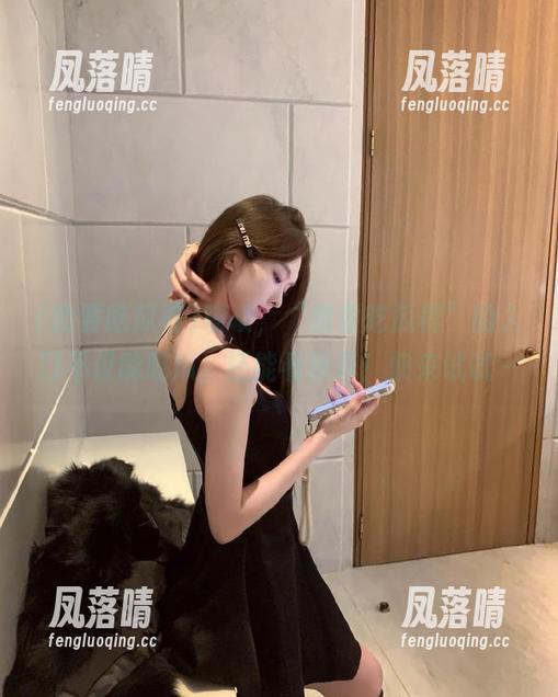我要吃瓜群 啧啧,“我要吃瓜群”的入口不仅能吃瓜,还能看惊奇!快来试试~
