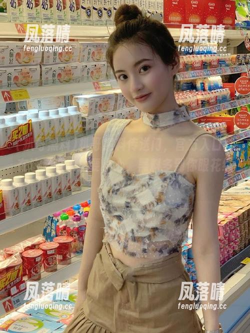 扒哥黑料 扒哥黑料传送门,官方入口就在这,进来后要小心,黑料多到你眼花缭乱!