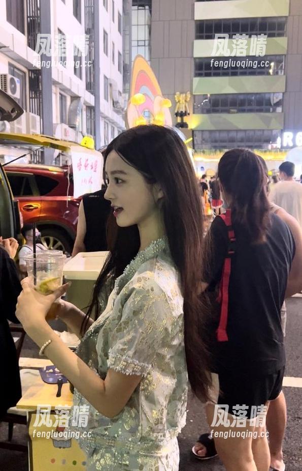 美女黑料网 美女黑料网的网址实在太香,难道我该负责任地分享给朋友?