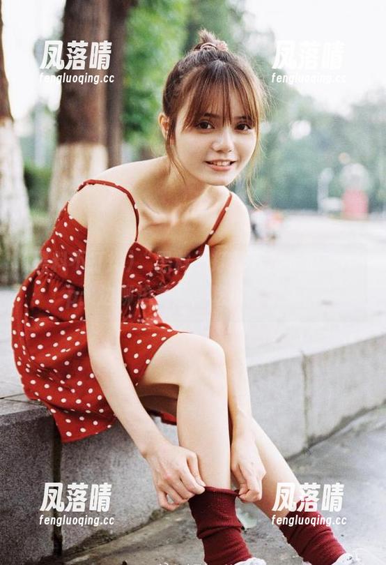 黑料不打烊 “黑料不打烊万里长征”app:边聊边羡慕,吃瓜新境界。