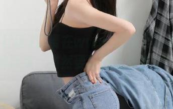 沉浸在www.黑料社区的欢乐海洋里，当然要收藏这股热潮！
